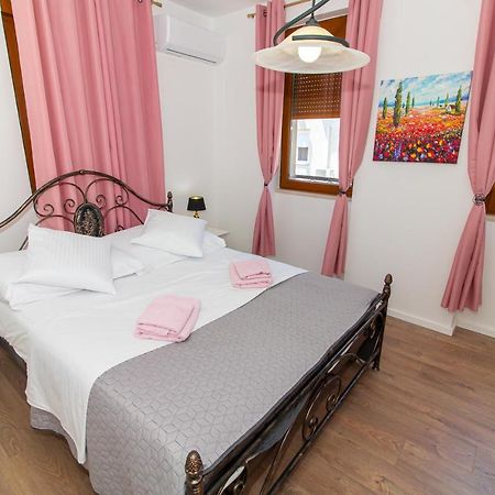 Luxury Apartments Iris Мостар Екстериор снимка