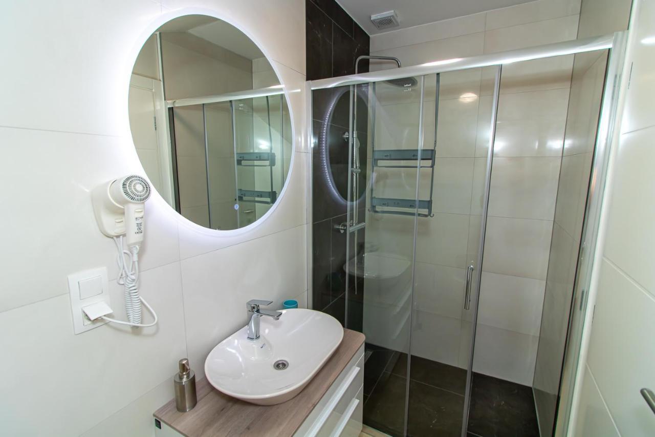 Luxury Apartments Iris Мостар Екстериор снимка