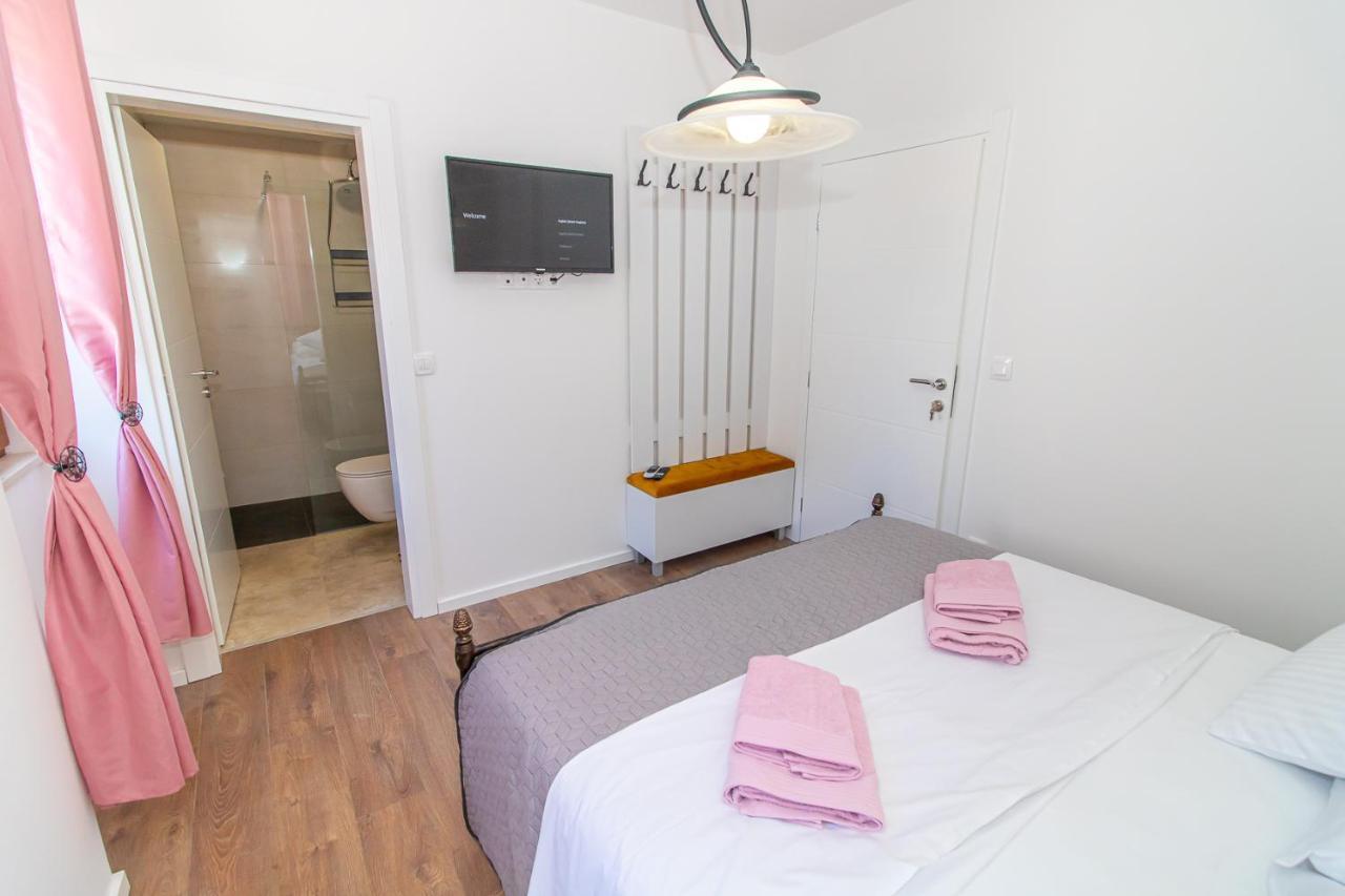 Luxury Apartments Iris Мостар Екстериор снимка