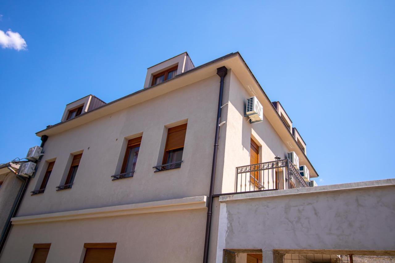 Luxury Apartments Iris Мостар Екстериор снимка