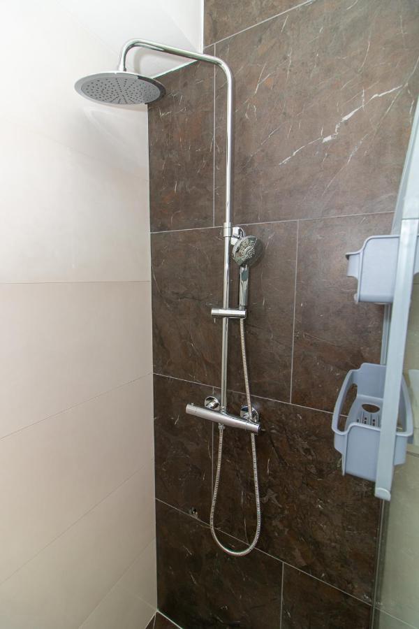 Luxury Apartments Iris Мостар Екстериор снимка