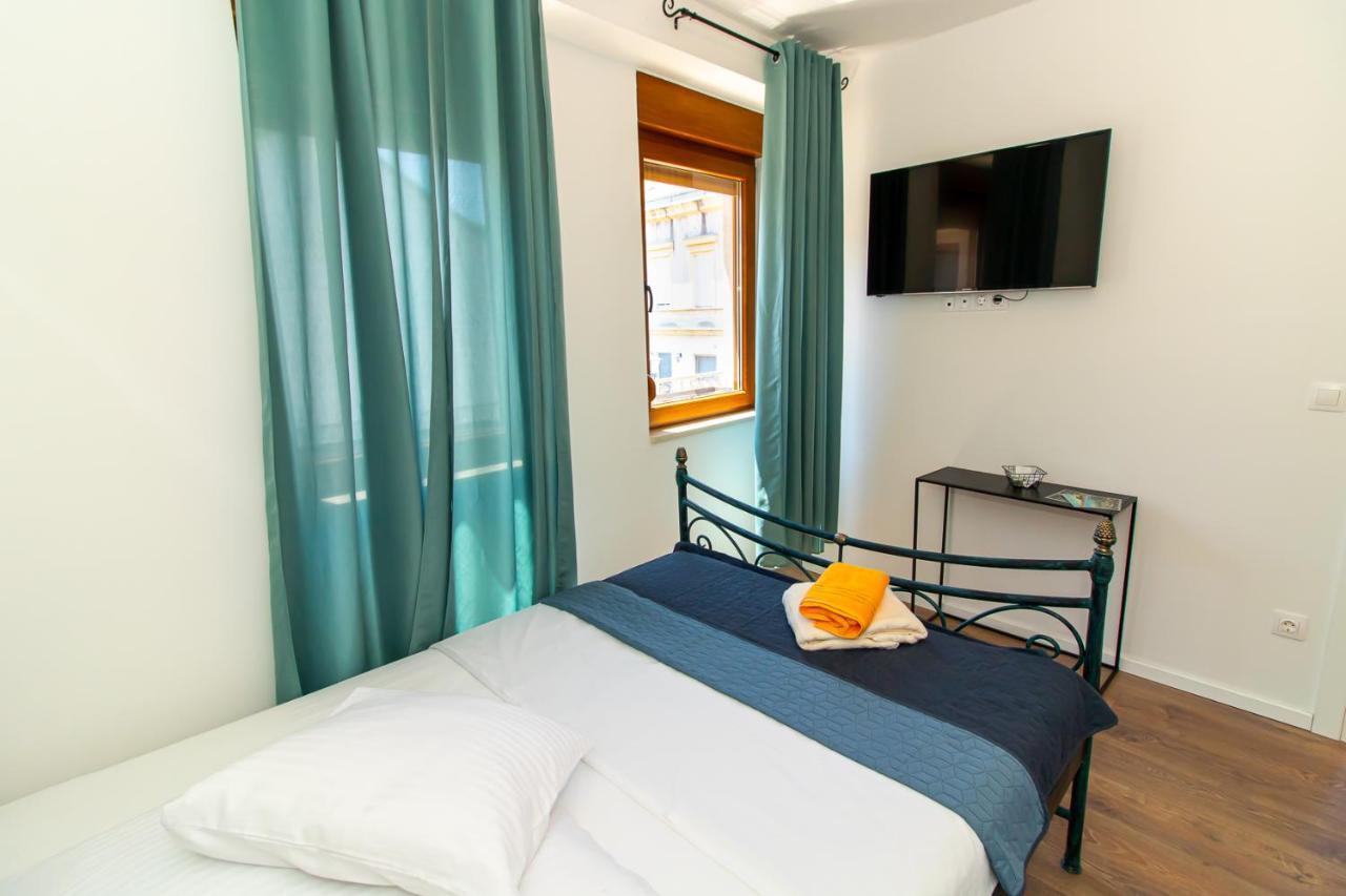 Luxury Apartments Iris Мостар Екстериор снимка